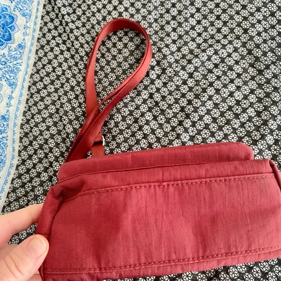 Baggallini Red Crossbody Bag - Picture 6 of 7